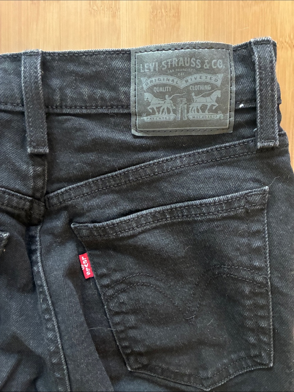 Levi's Women's Black Wedgie Straight Leg Jeans - Picture 4 of 6